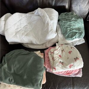 Crib sheet/changing pad and lounger cover bundle